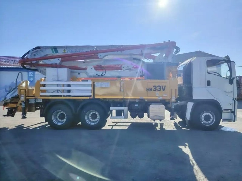 Автобетононасос SCHWING HB33V — стрела 33 метра на шасси ISUZU GIGA 6×4 фото 4