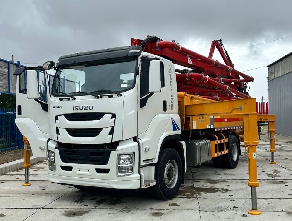 Автобетононасос XNJ5200THB30 — стрела 30 метров на шасси ISUZU 4×2